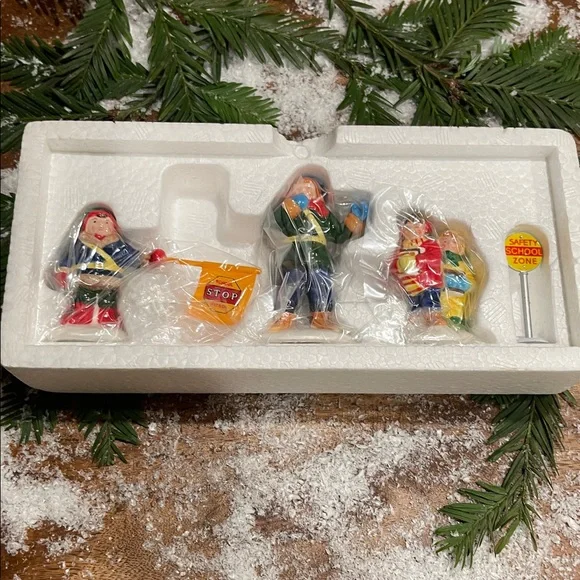 NIB Dept 56 Snow Village Safety Patrol Figurines Set Of 4 Retired And Vintage - Picture 6 of 8